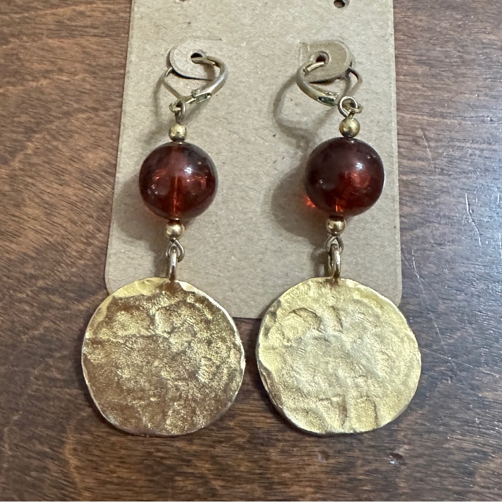 Kenneth J Lane Pierced Earrings Toffee Beads w Hammered Gold Tone Discs 2.25”